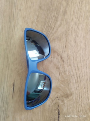 Invu by Swiss Eyewea Kids Sunglasses like new, blue