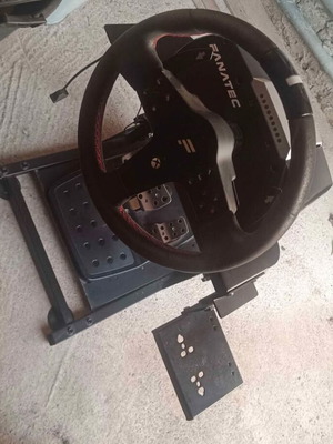 Fanatec CSL Elite τιμόνι αγώνων σαν καινούργιο με βάση και πεταλιέρα