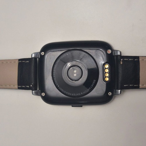 Zeblaze Crystal smartwatch with metal case and leather strap