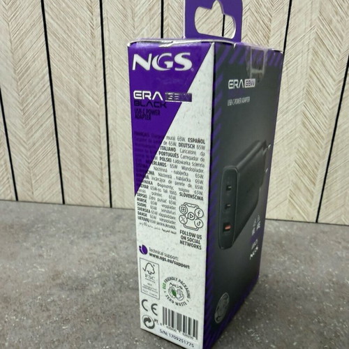 GaN Wall Charger 65W new with 2 USB-C and 1 USB-A ports