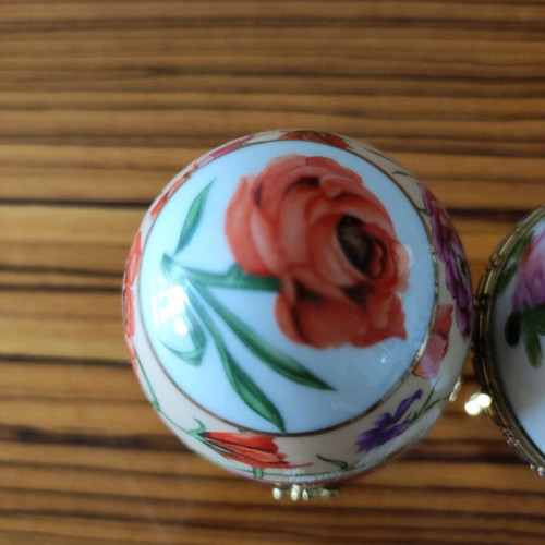 Set of porcelain jewelry boxes like new, 2 pieces