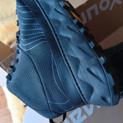 NNormal Tomir 2.0 boots like new, size 44, black