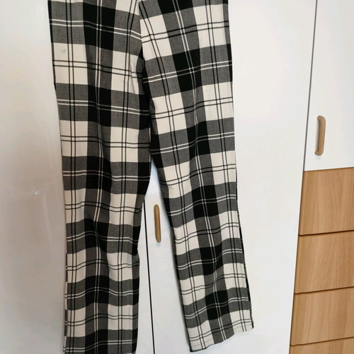 Women's spring checkered pants like new, black and white