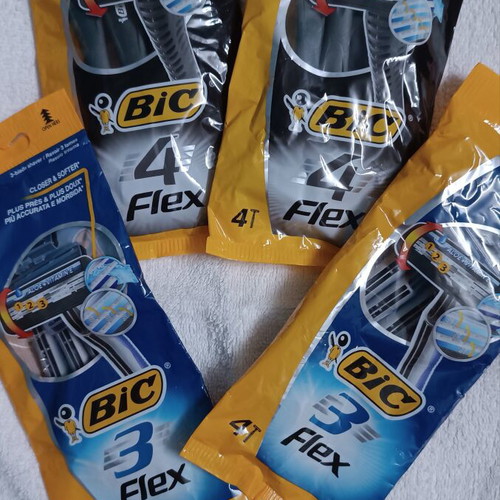 BIC men's razors, pack of 4, 3 Flex and 4 Flex blades