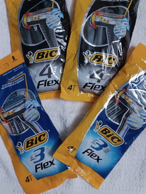 BIC men's razors, pack of 4, 3 Flex and 4 Flex blades