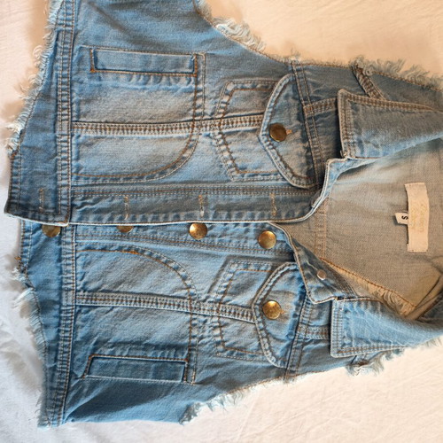 Denim vest like new, size small, blue