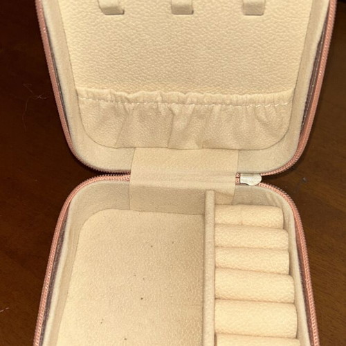 Jewelry box like new, pink, portable travel organizer