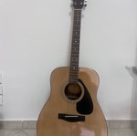 Yamaha F310 Acoustic Guitar Like New