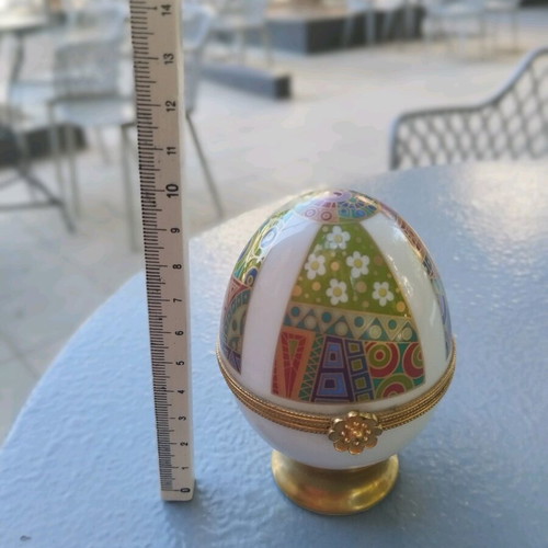 Vintage collectible Raynaud Limoges egg for Zerteo like new