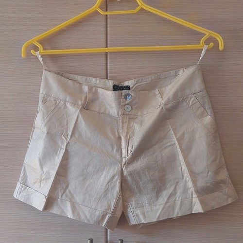 Vintage gold woman shorts size Medium like new