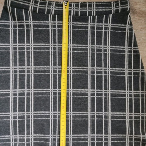 Bershka winter skirt A-line, size M, checkered, like new