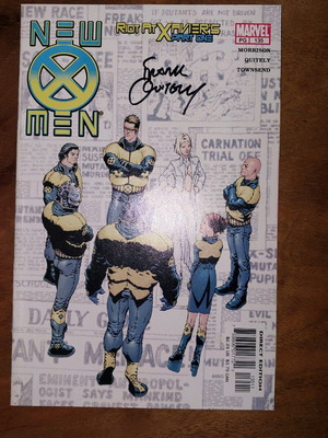 New X-Men #135 used with Frank Quitely signature