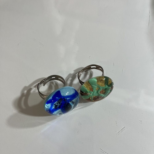 Set of 2 rings like new, multicolor