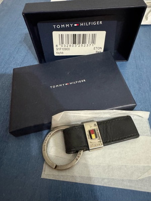 Tommy Hilfiger keyfob like new, black