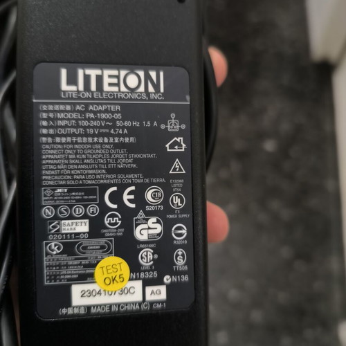LiteOn PA-1900-05 Laptop Charger 19V 4.74A 90W like new, 3-pin plug