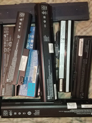 Laptop batteries used, pack of 9, various brands