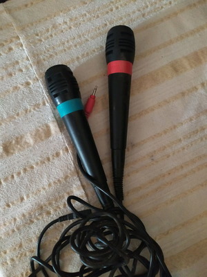 Microphones for Playstation 4 lightly used