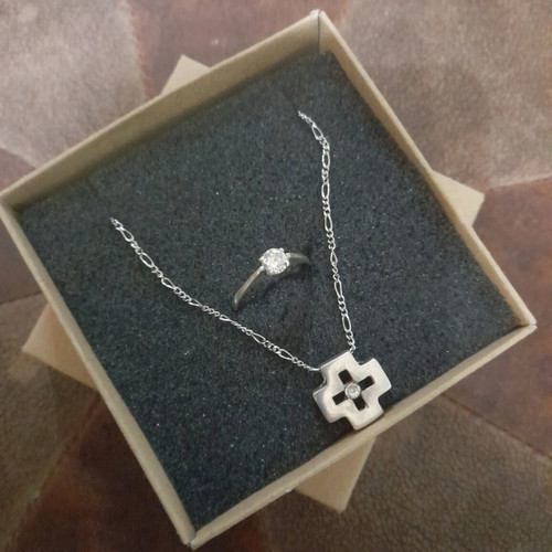 Vintage 925 set cross and engagement ring like new