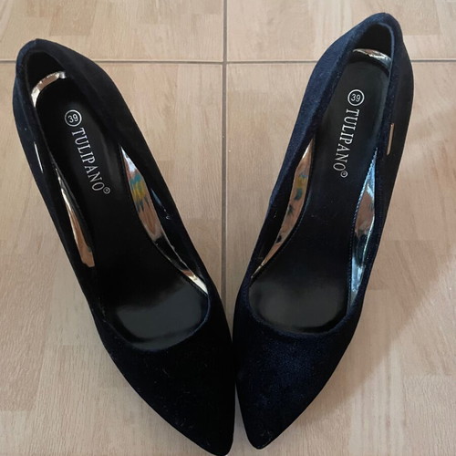 Suede shoes new, size 39, black