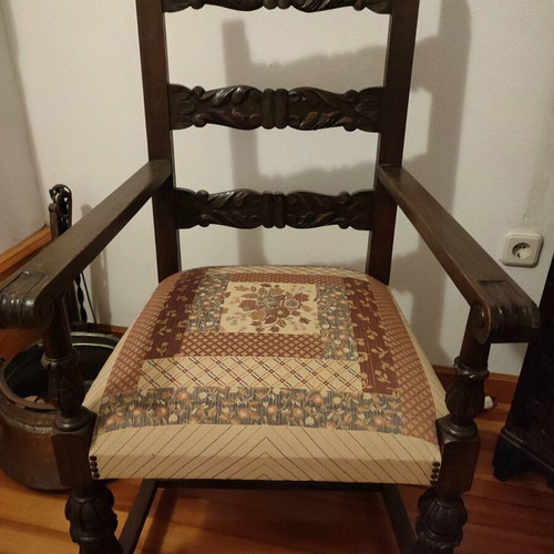 Wooden carved antique chairs like new, set of 2