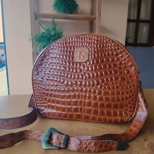 Croco leather shoulder bag with detachable strap, brown