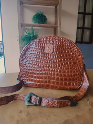 Croco leather shoulder bag with detachable strap, brown
