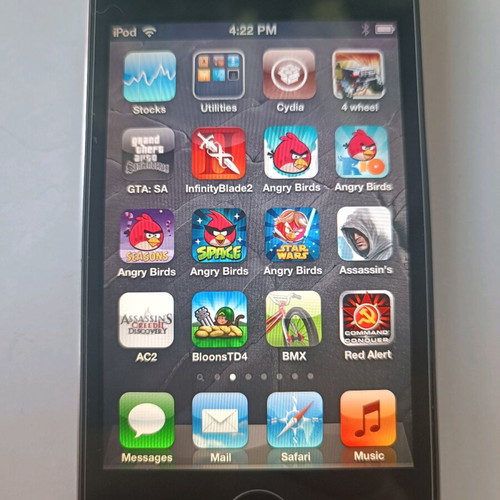 iPod Touch 4th Gen 32Gb like new, full of classic games