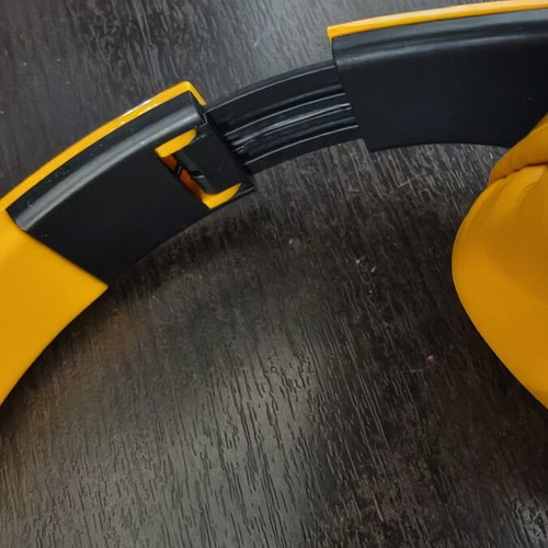 Children's wired headphones used with colorful design