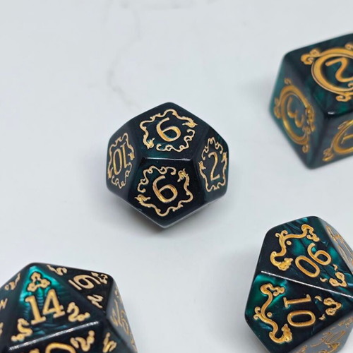 RPG Dragon Marble Polyhedral Dice Set 7 Pieces like new