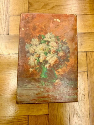 Vintage ξύλινο κουτί μεταχειρισμένο με floral διακόσμηση