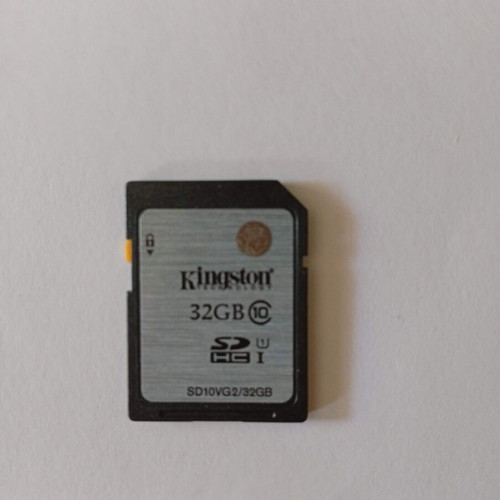 Kingston 32GB Class 1/10 SDHC Memory Card like new