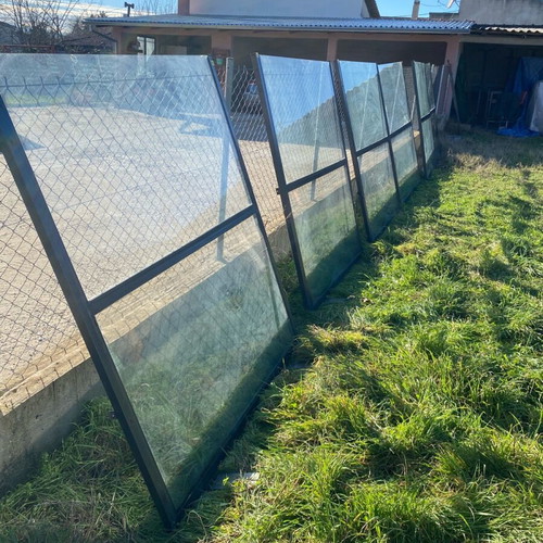 Outdoor Windbreakers used, iron frame with glass, stable construction