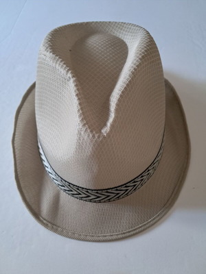 Oval hat beige like new, size L