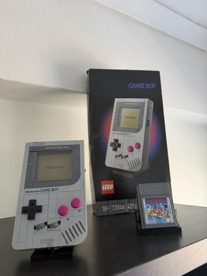 Lego Gameboy like new with all pieces and instructions