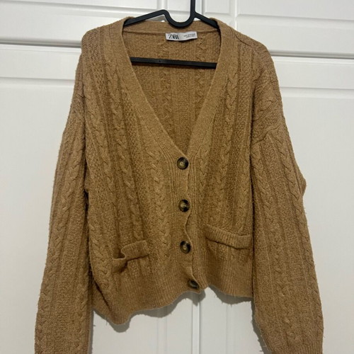 Zara cardigan beige with brown buttons like new, size M