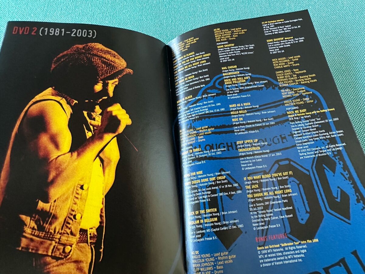 AC/DC Plug Me In Collector's Edition 3… - € 95,00 - Vendora.gr