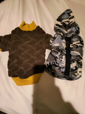 Dog clothes used, 2 XS shirts for mini dogs or puppies