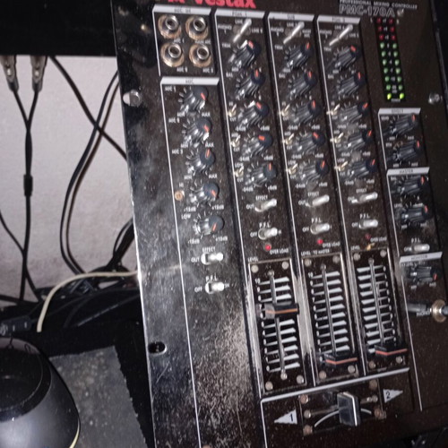 Mixer used, excellent condition and fully functional