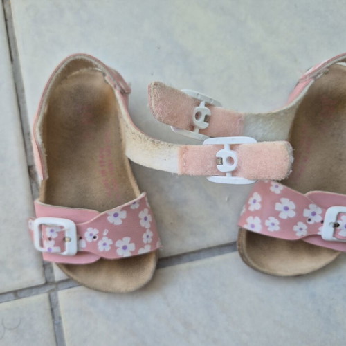 Garvalin sandals size 21 pink with white daisies like new