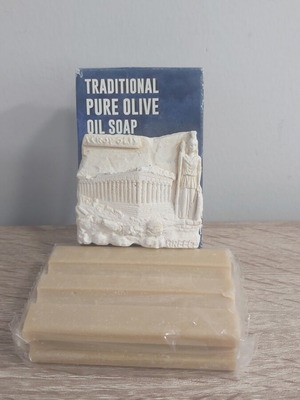 Decorative magnet with soap made from oil