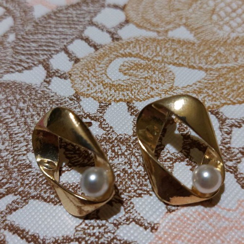 Steel earrings with pearl elegant, like new