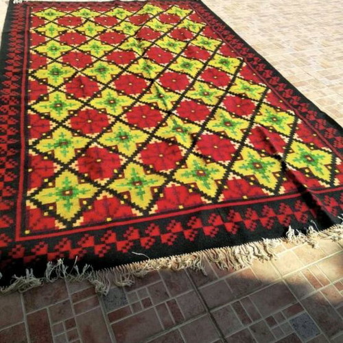 Handmade loom rug new, size 2x3.25