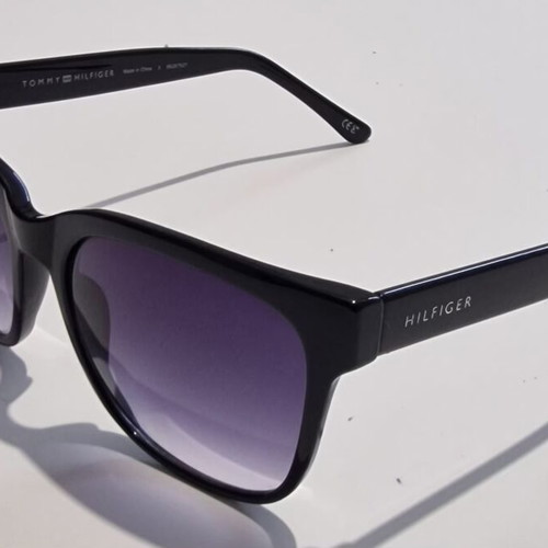 Tommy Hilfiger Women's Sunglasses WP OL 481 like new, black