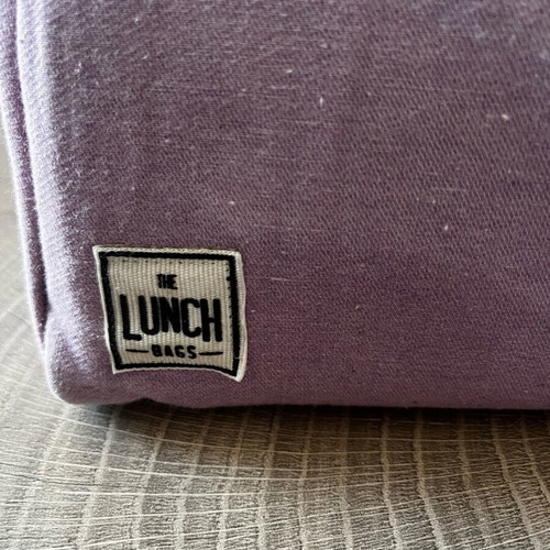 Lunch Box μωβ μεταχειρισμένο με κουμπάκι και θήκες στα πλαϊνά