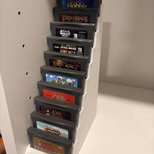 Gameboy Advance game and cartridge holder new