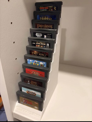 Gameboy Advance game and cartridge holder new