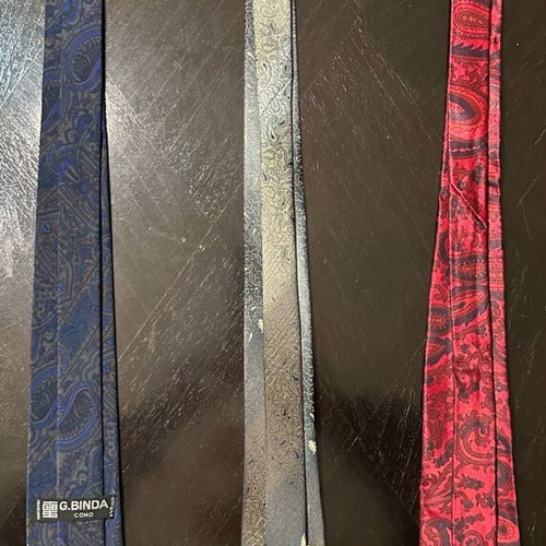 Set of 3 men's ties with paisley design like new
