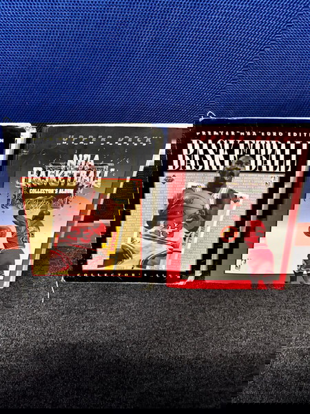 Δύο άλμπουμ Upper Deck με 478 κάρτες
