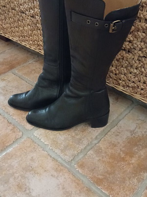 Women's boots used, genuine leather size 38 black