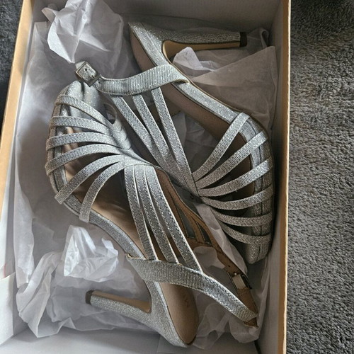 Women's sandals like new, silver with glitter, size 37